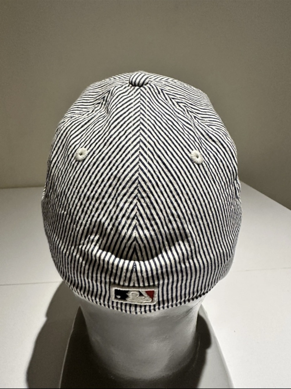 Genuine Merchandise White and Navy Striped Baseball Cap with Red 'B' Logo - Picture 6 of 12